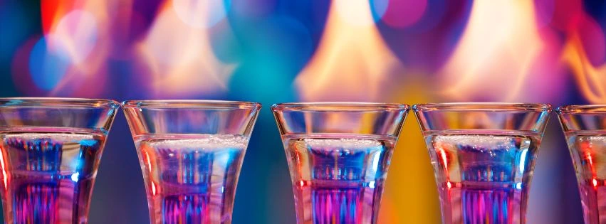 Tort de shooturi inclus la nunta Restaurant Monarh